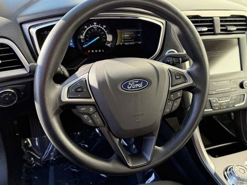 Used 2019 Ford Fusion SE image 18