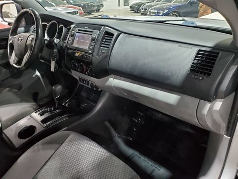Used 2013 Toyota Tacoma PreRunner w/ Convenience Pkg RWD image 14
