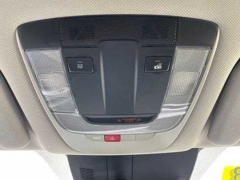 Used 2025 Kia Sorento S AWD/4WD image 19