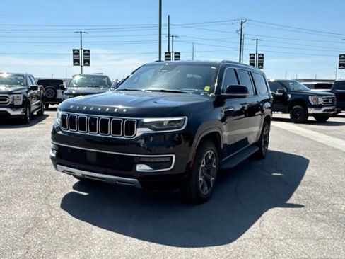 Used 2023 Jeep Wagoneer L Series III w/ Convenience Group I AWD/4WD image 10
