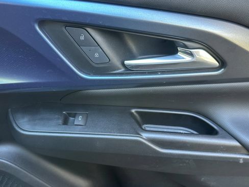Used 2024 Chevrolet Equinox EV LT FWD image 21