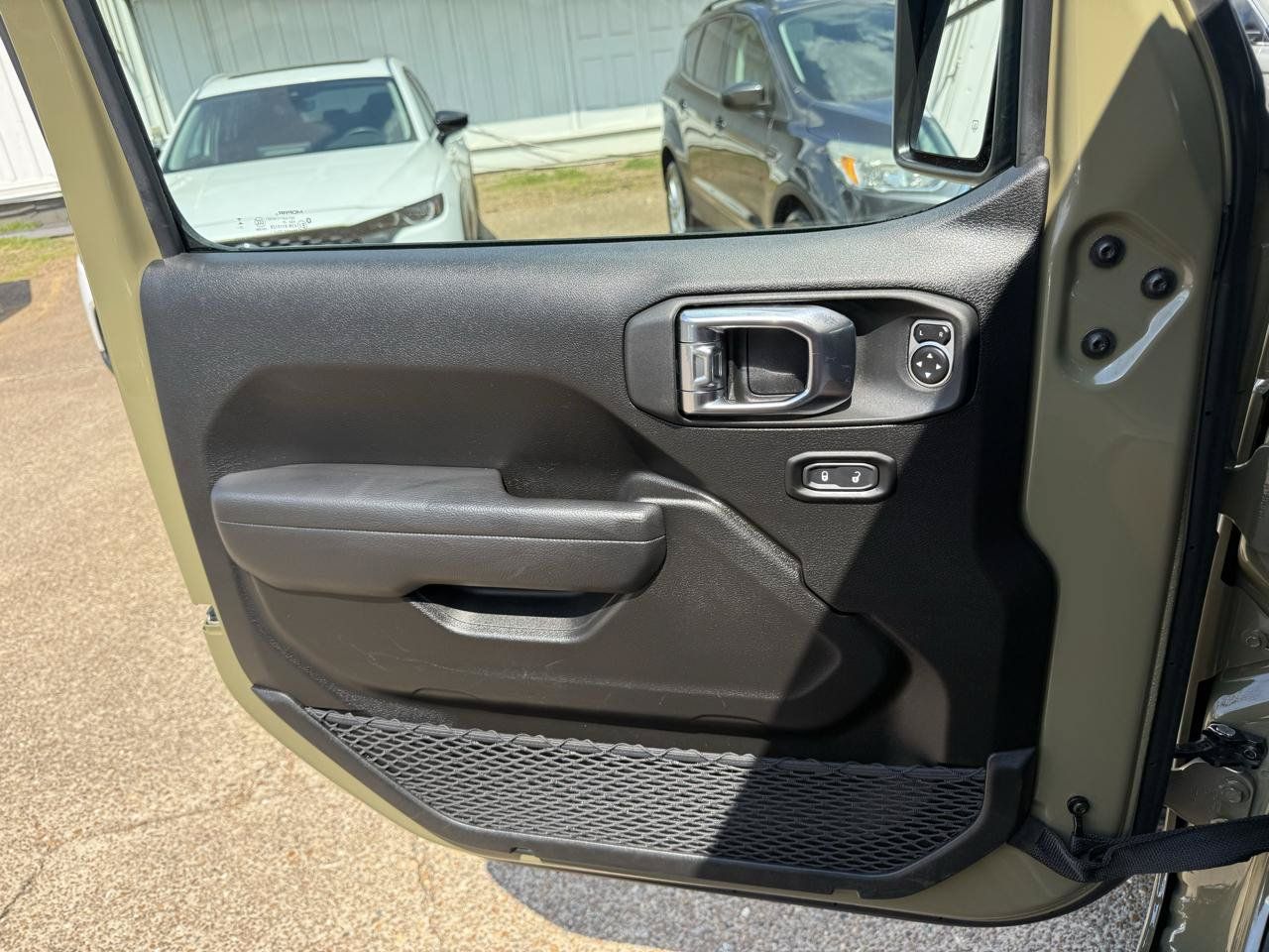 Used 2026 Jeep Gladiator Mojave AWD/4WD image 15