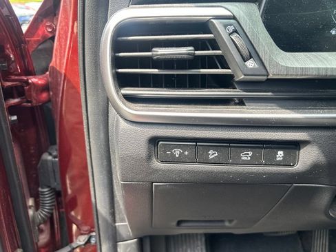 Certified 2024 Kia Telluride EX w/ EX Captain's Chair Package AWD/4WD image 19