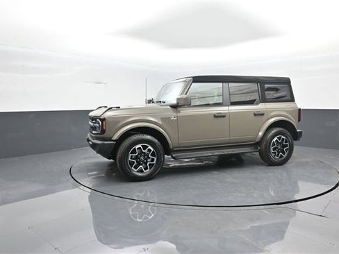 New 2026 Ford Bronco Outer Banks image 4