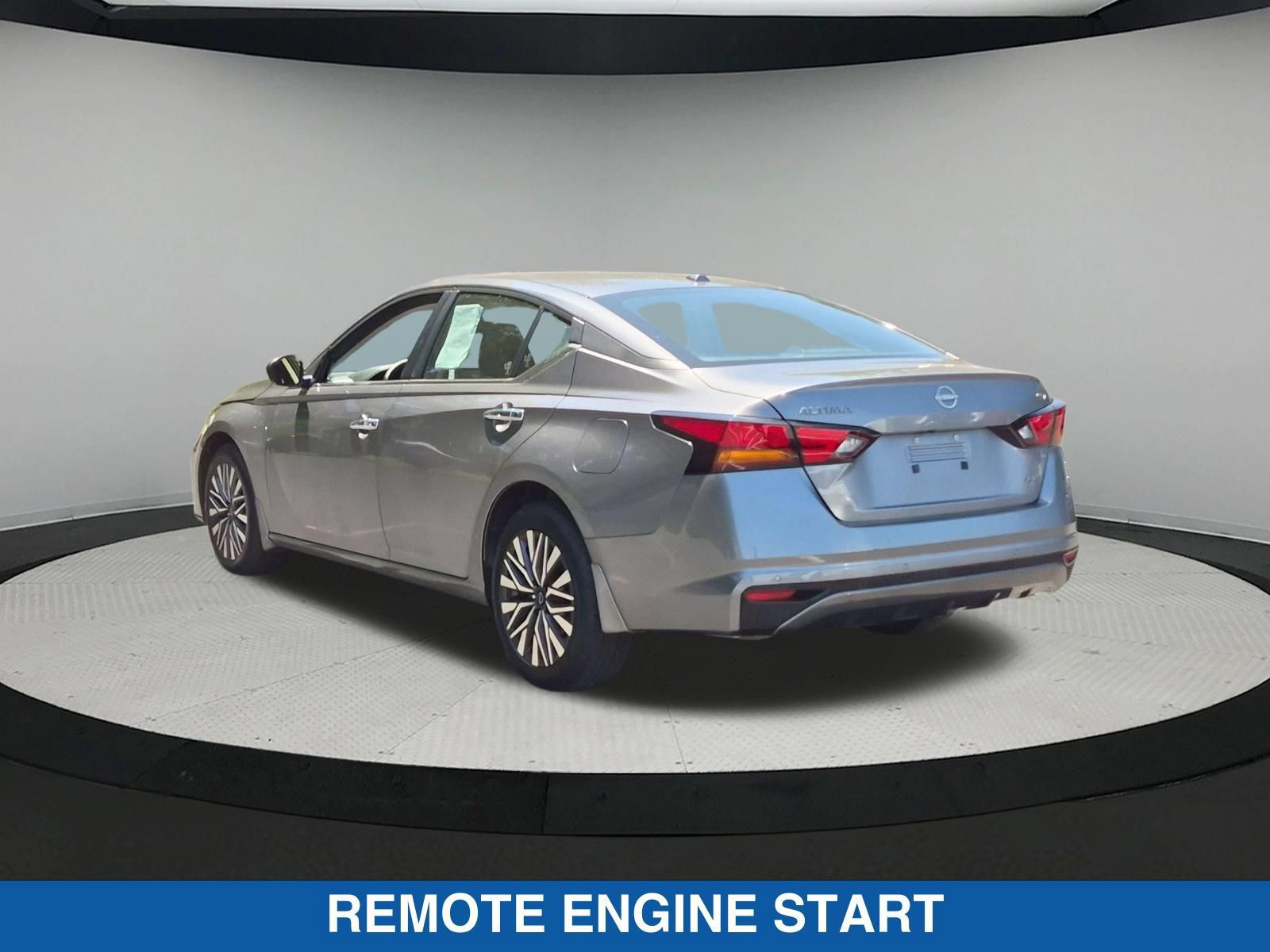 Used 2024 Nissan Altima 2.5 SV AWD/4WD image 7