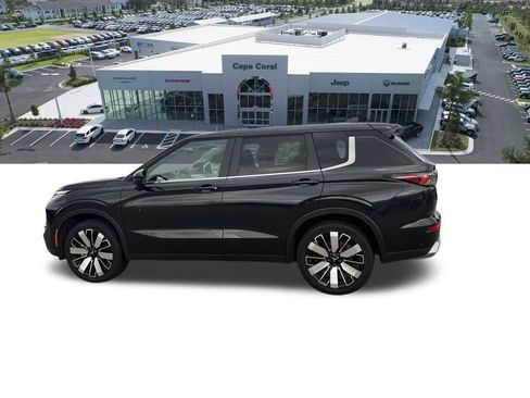 Used 2025 Mitsubishi Outlander SE image 20