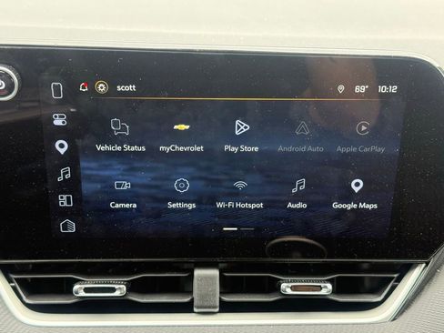 Used 2026 Chevrolet Equinox LT w/ Safety and Technology Package image 9