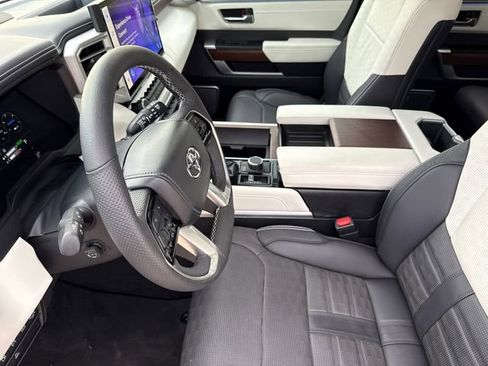 Used 2024 Toyota Sequoia Capstone image 21