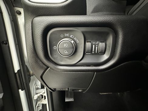 Used 2024 RAM 2500 Laramie w/ Safety Group AWD/4WD image 25