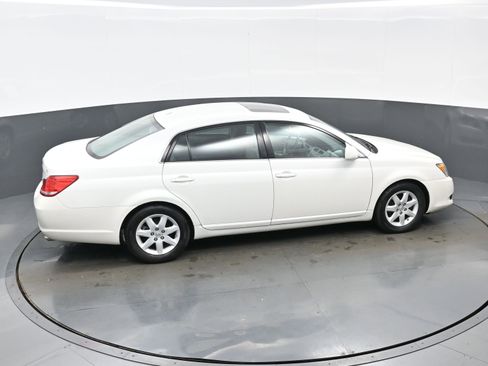 Used 2010 Toyota Avalon XL image 36