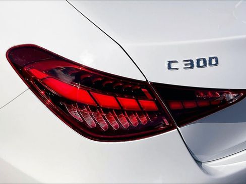Used 2022 Mercedes-Benz C 300 Sedan image 26