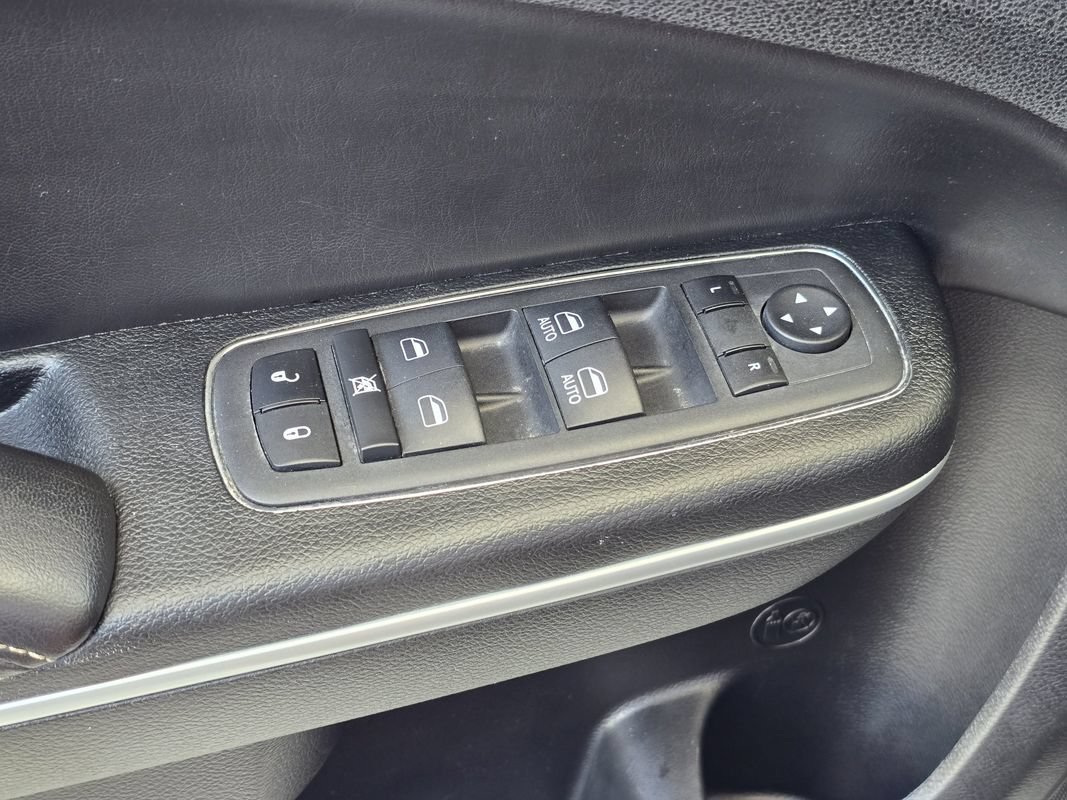Used 2023 Chrysler 300 S RWD image 20