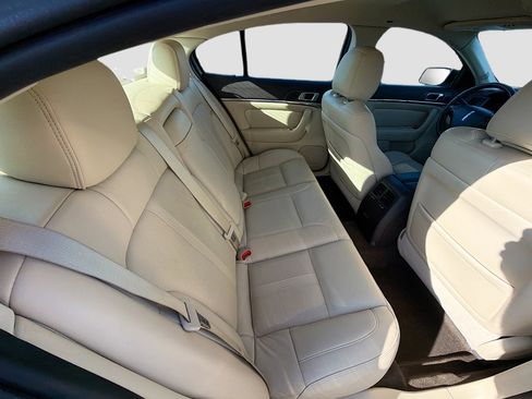 Used 2013 Lincoln MKS image 28