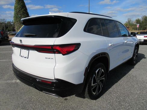 Used 2025 Buick Enclave Sport Touring image 7