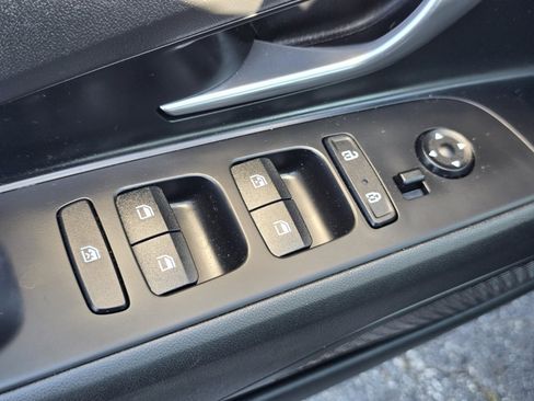 Used 2022 Hyundai Elantra SEL FWD image 23