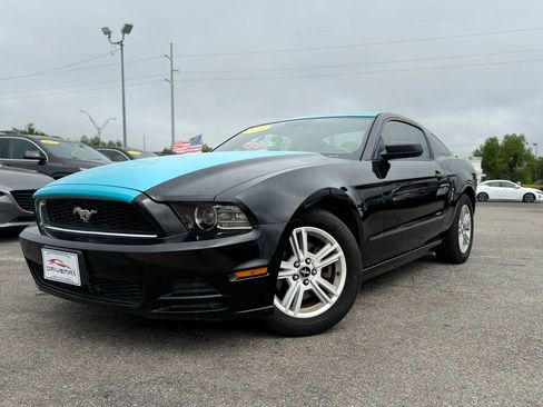 Used 2014 Ford Mustang Coupe RWD image 8