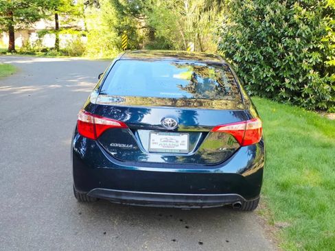 Used 2017 Toyota Corolla LE w/ Carpet Mat Package (TMS) FWD image 4