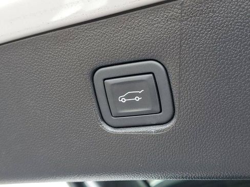 Used 2025 Chevrolet Blazer LT FWD image 32