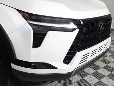 Used 2024 Lexus GX 550 AWD/4WD image 39