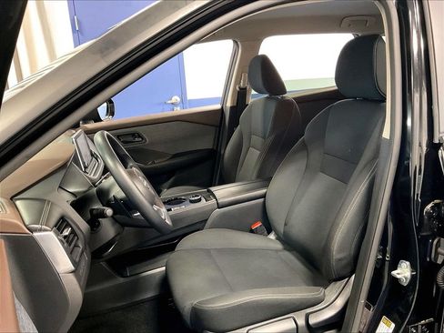Used 2023 Nissan Rogue S AWD/4WD image 10