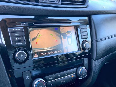 Used 2019 Nissan Rogue SL image 28