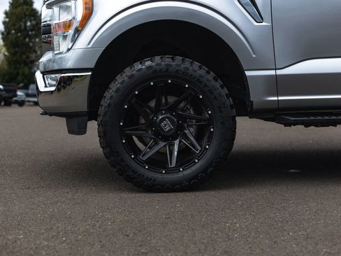 Used 2021 Ford F150 XLT image 16