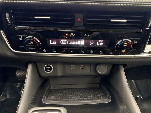 Used 2023 Nissan Rogue SL w/ SL Premium Package AWD/4WD image 17