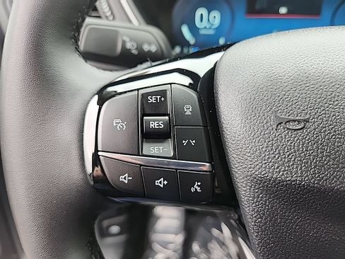 Used 2025 Ford Escape Platinum AWD/4WD image 17