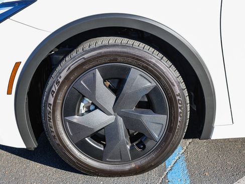 Certified 2026 Toyota Prius Plug-In Hybrid image 27