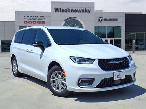 New 2026 Chrysler Pacifica Select image 1