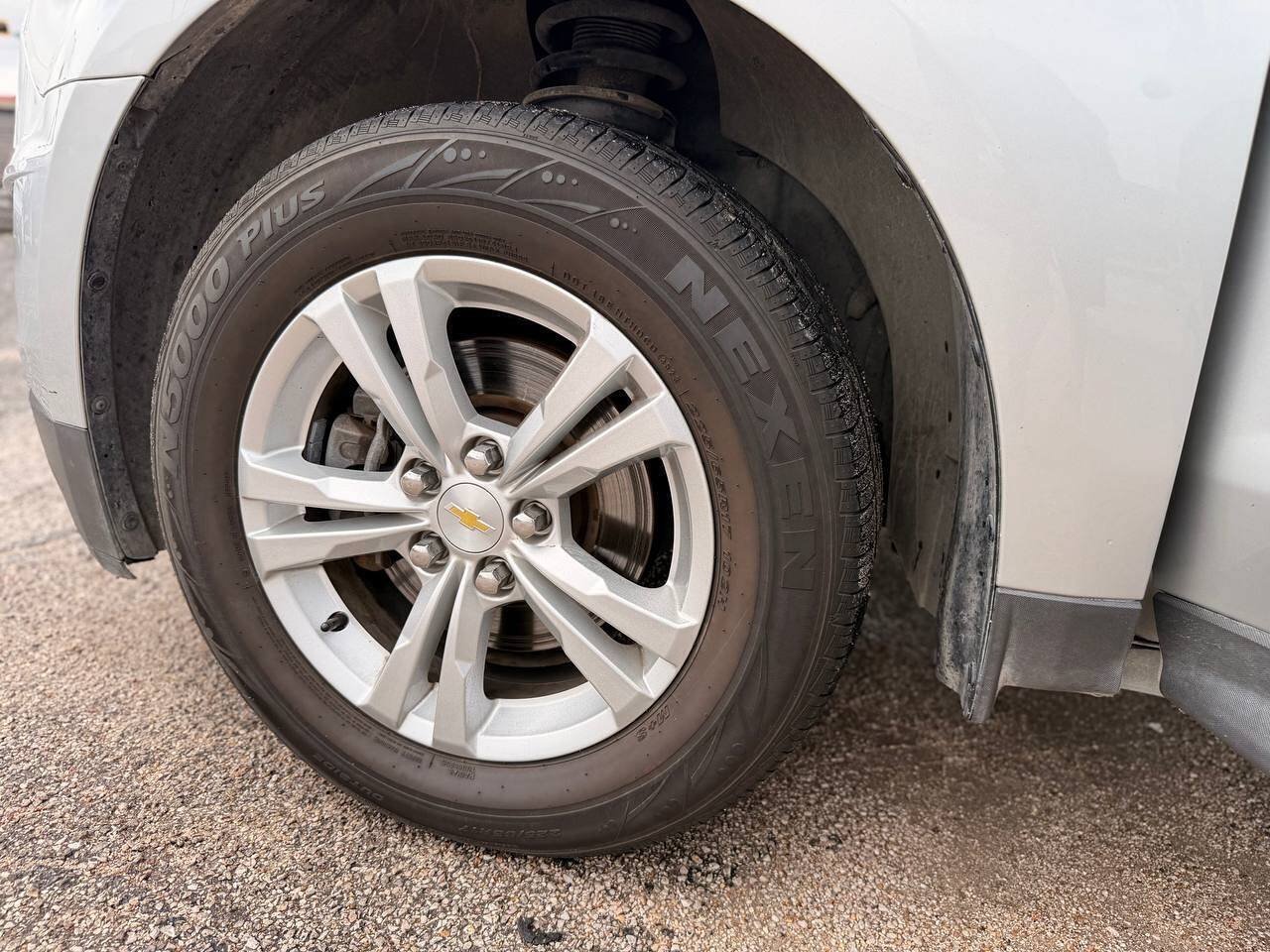 Used 2017 Chevrolet Equinox LS FWD image 28