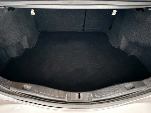 Used 2020 Ford Fusion SE FWD image 21