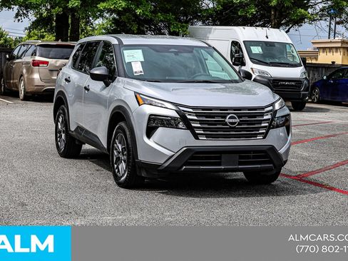 Used 2024 Nissan Rogue S FWD image 5