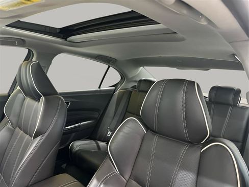 Used 2018 Acura TLX V6 w/ Technology Package FWD image 11