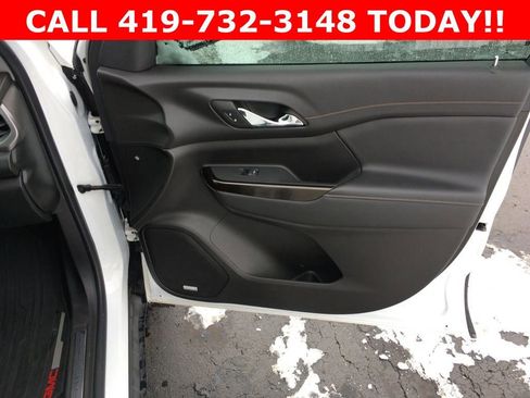 Used 2023 GMC Acadia AT4 w/ Technology Package image 15