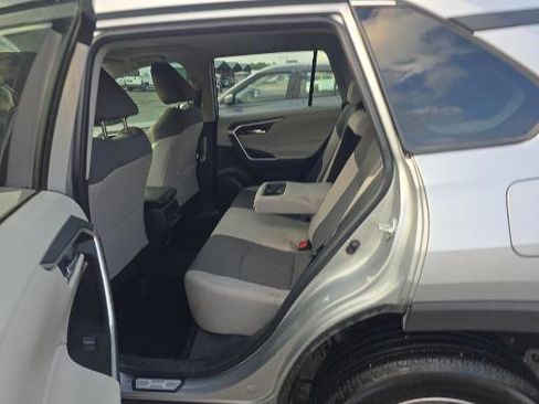 Used 2024 Toyota RAV4 XLE w/ Convenience Package FWD image 8