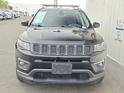 Used 2019 Jeep Compass Latitude w/ Popular Equipment Group FWD image 2