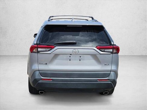 Used 2019 Toyota RAV4 XLE w/ Convenience Package FWD image 6