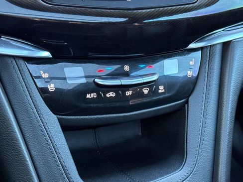 Used 2020 Cadillac XT6 Premium Luxury w/ Platinum Package image 28