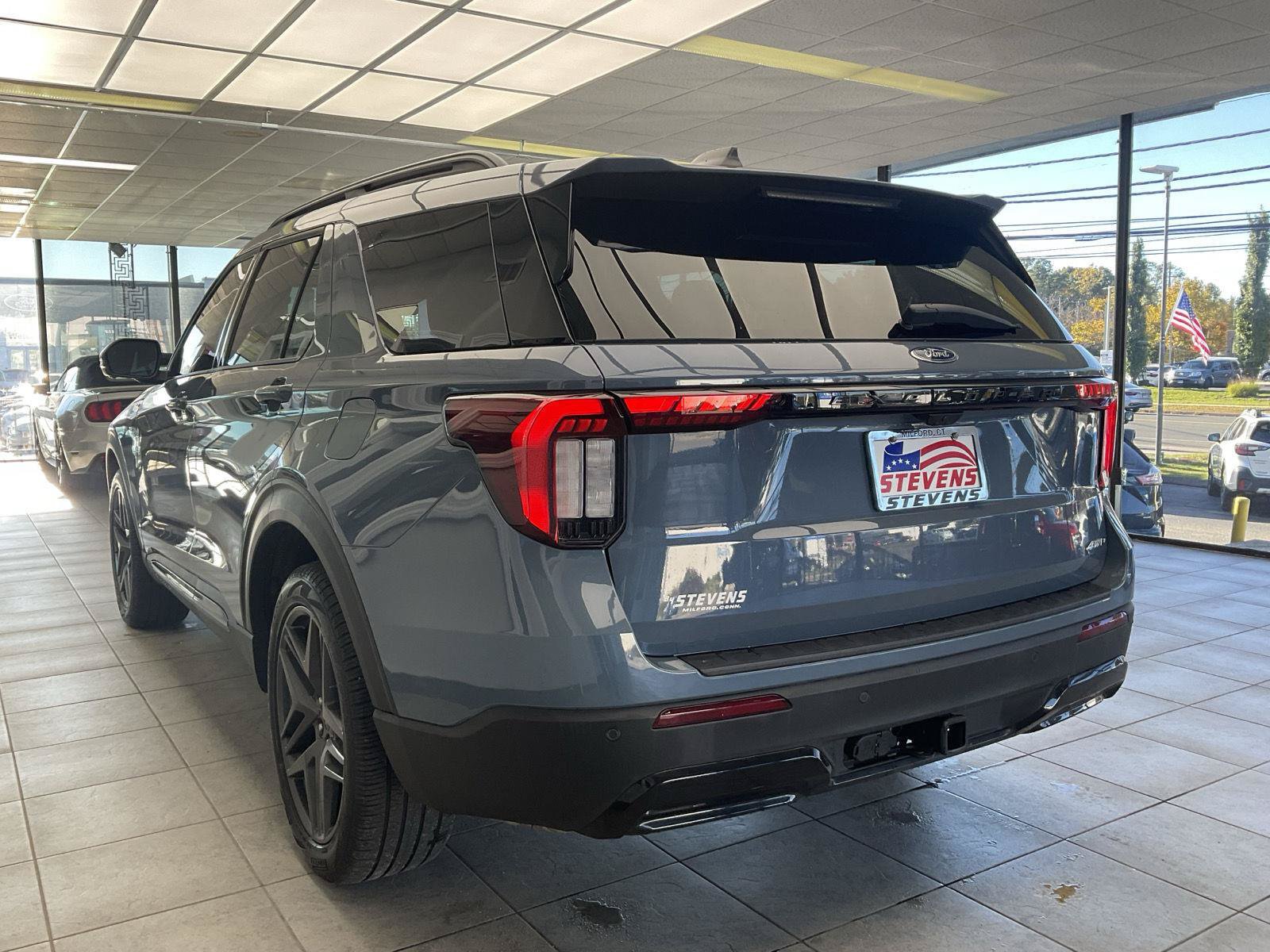 Used 2025 Ford Explorer ST-Line w/ Premium Package AWD/4WD image 7