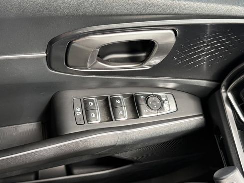 Used 2024 Kia Sorento S FWD image 14
