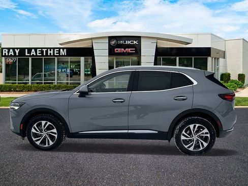 Used 2022 Buick Envision Essence w/ Technology Package I image 2
