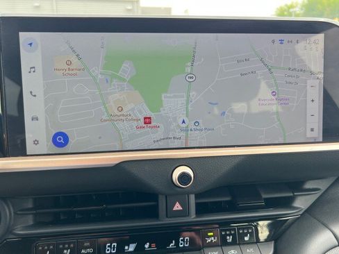 Used 2025 Toyota Crown Signia AWD/4WD image 12