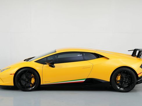 Used 2018 Lamborghini Huracan Performante image 46