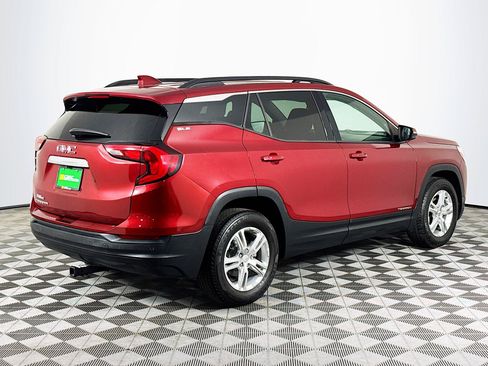 Used 2019 GMC Terrain SLE w/ Driver Convenience Package FWD image 8