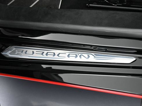 Used 2024 Lamborghini Huracan STO RWD image 19