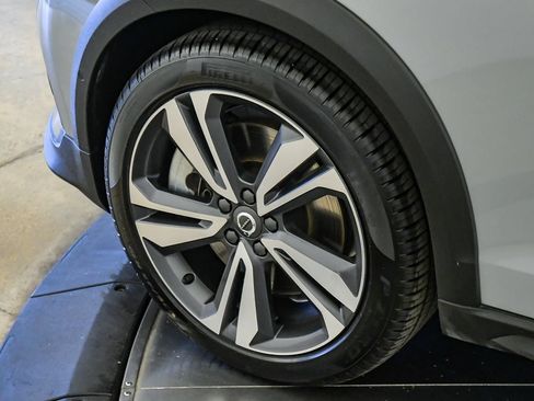 Certified 2025 Volvo V60 B5 Cross Country Plus AWD/4WD image 10