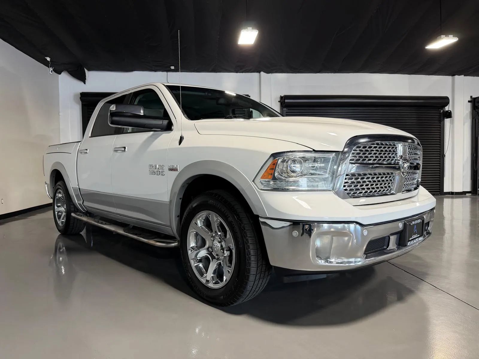 Used 2015 RAM 1500 Laramie w/ Convenience Group AWD/4WD image 3
