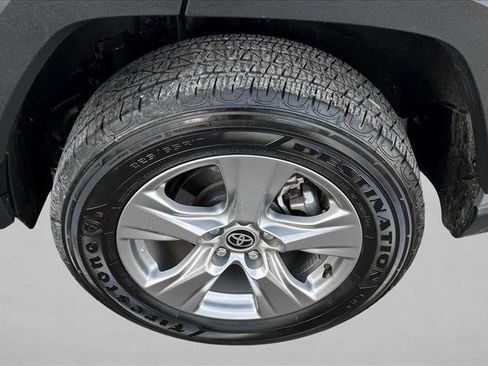 Used 2025 Toyota RAV4 XLE image 9