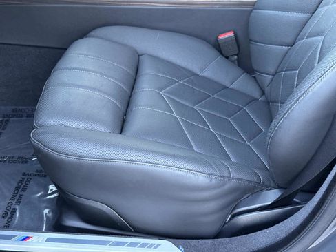 Certified 2025 BMW 750e xDrive w/ Executive Package image 23